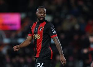 九游-记者：曼联今夏曾积极追求塞梅尼奥，阿莫林还与球员会面共进晚餐